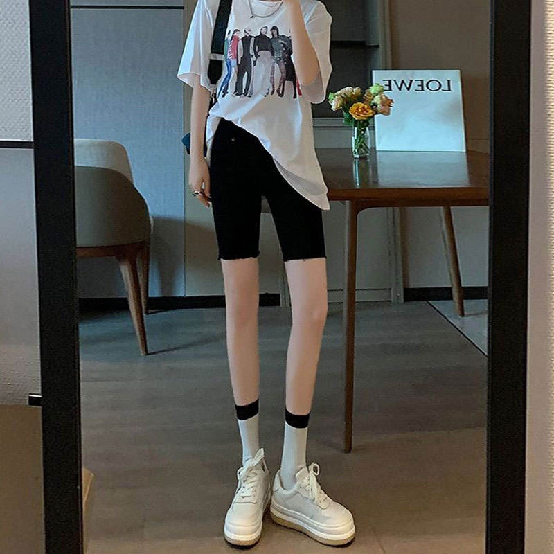 Cycling Shorts For Commute - شورت جينز أسود قصير للنساء، خفيف