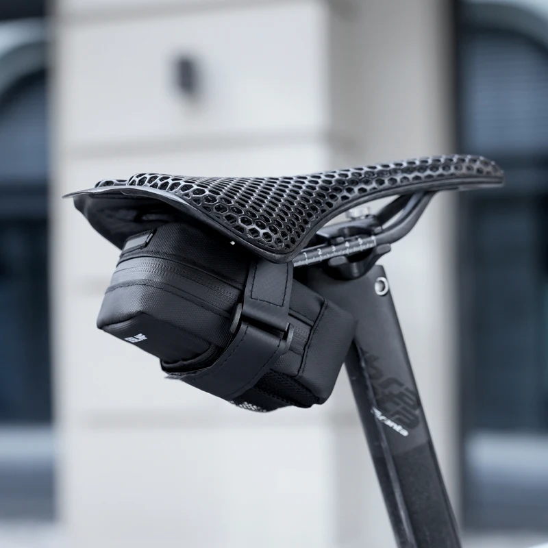 ESLNF دراجة السرج حقيبة مقاوم  - مراجعة Cycling Commuter Bag وسعره