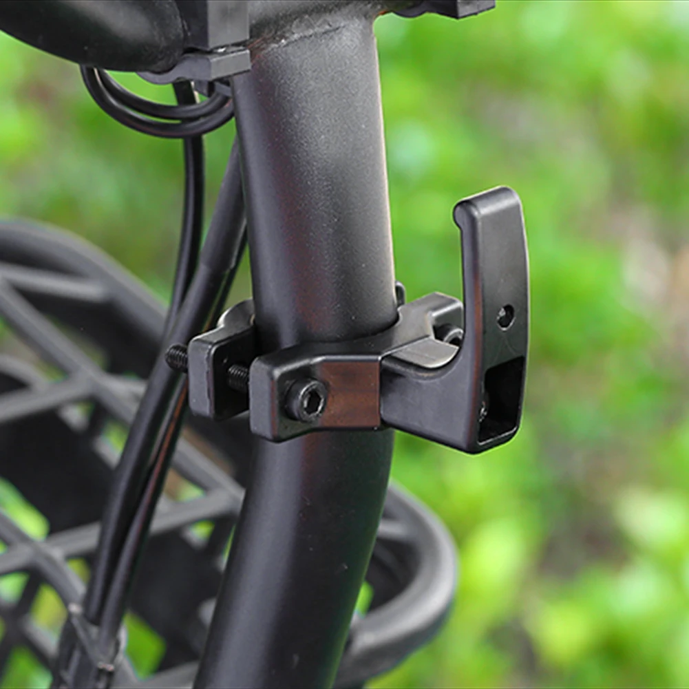 خطافات لتعليق ملحقات خوذة الدر - مراجعة Cycling Commuter Bag وسعره